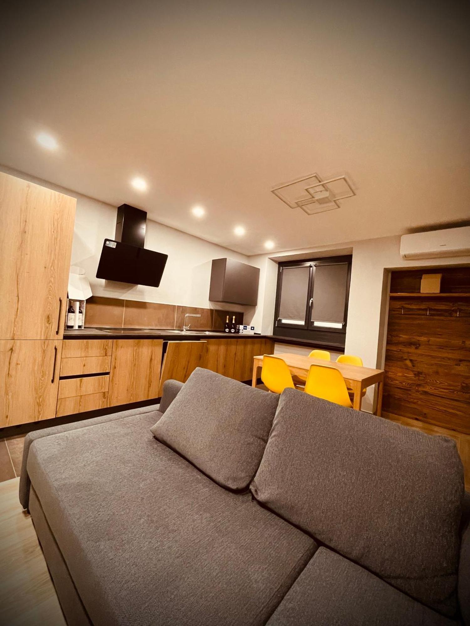 Apartmán Alpine Hut Pont-Saint-Martin Exteriér fotografie